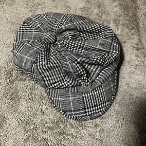 Pretty Little Thing Newsboy Style Cap - Gray Plaid